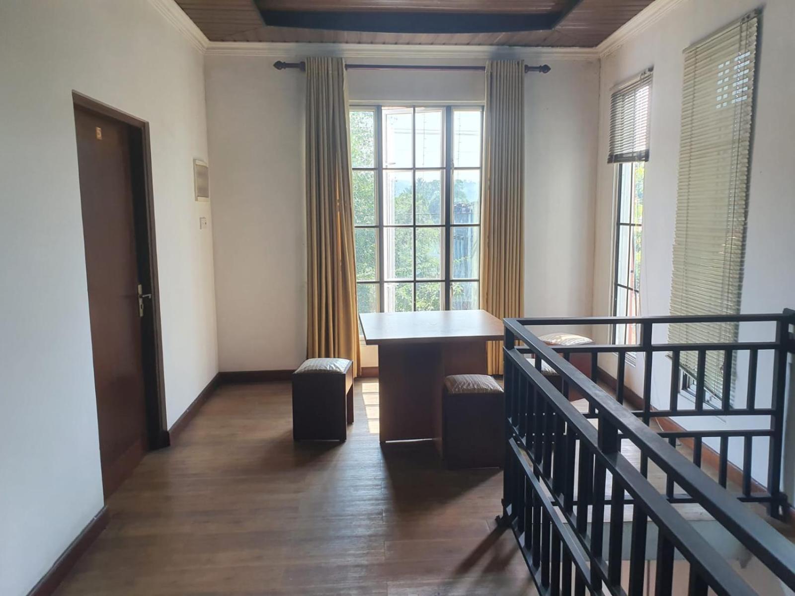 The Empire Inn 拉特纳普勒 外观 照片